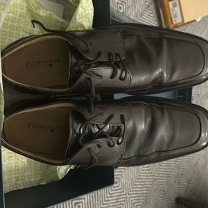 Florsheim dress shoes size 12 in. Burgundy color